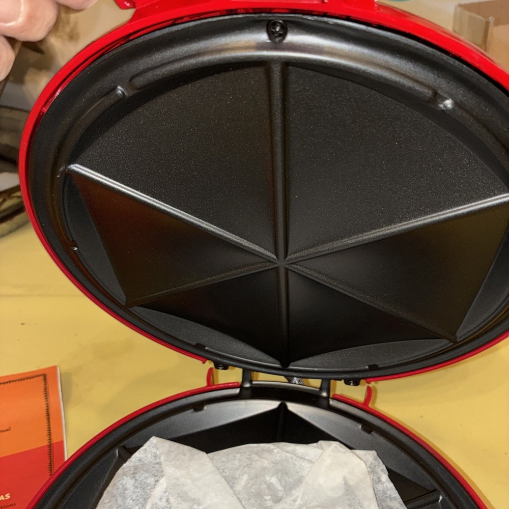 The El Paso Chile Company Quesadilla Maker S676 Red Pepper Design With No Box - Picture 6 of 9